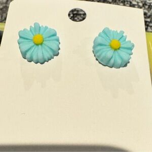 Charming Blue Daisy Stud Earrings